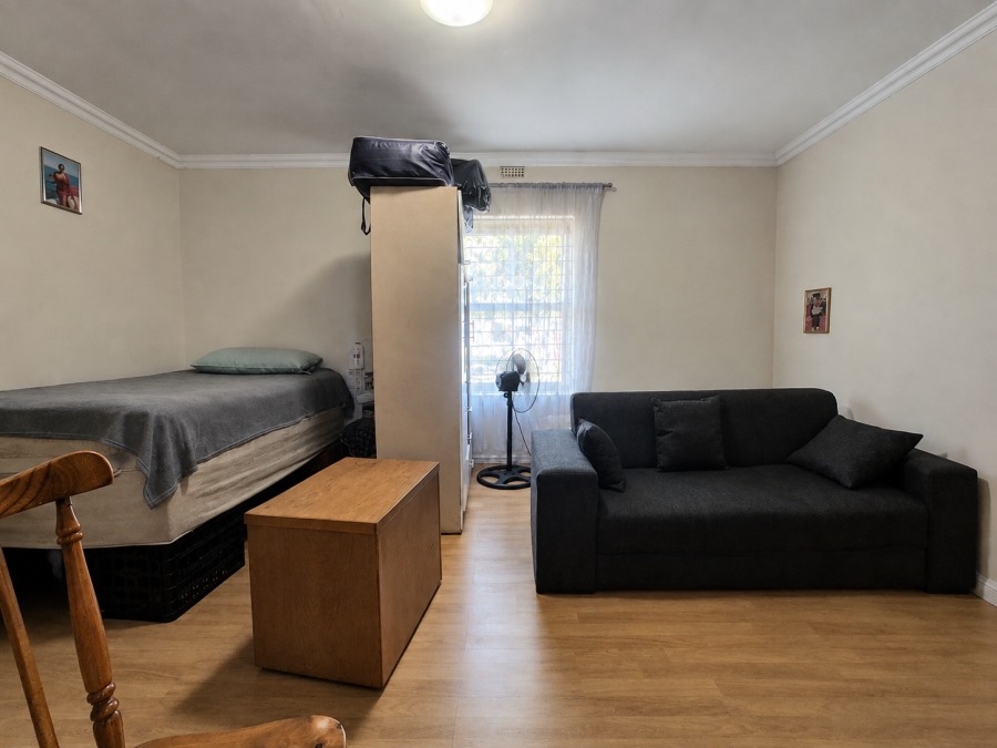 5 Bedroom Property for Sale in Wynberg Western Cape
